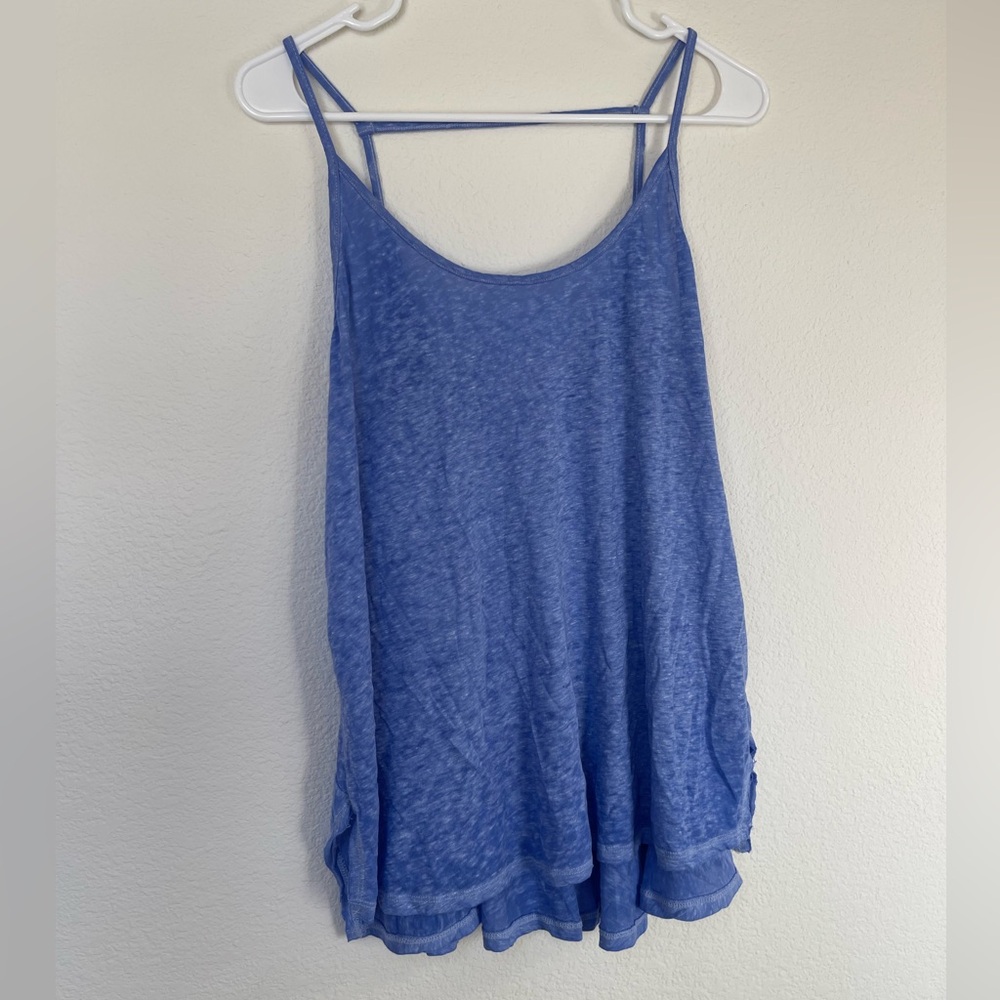Free People Top
Color: Blue
Size L
Good Condition